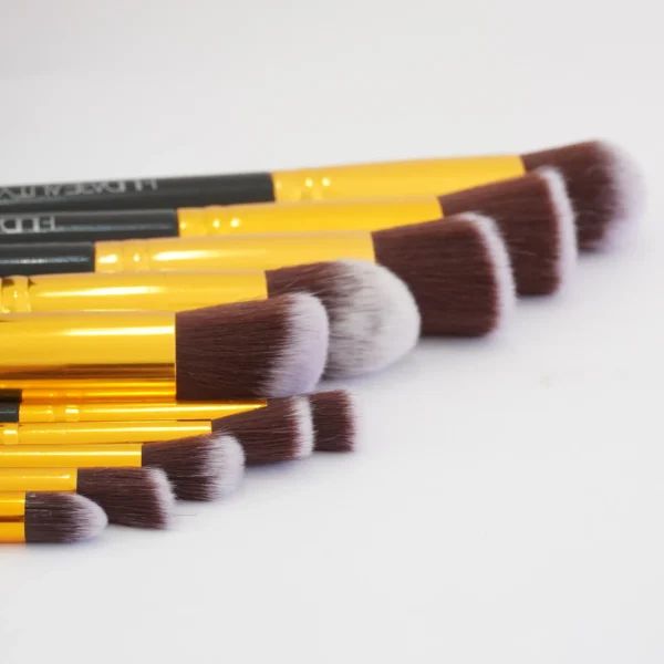 Neceser HudaBeauty con Brochas - Image 2