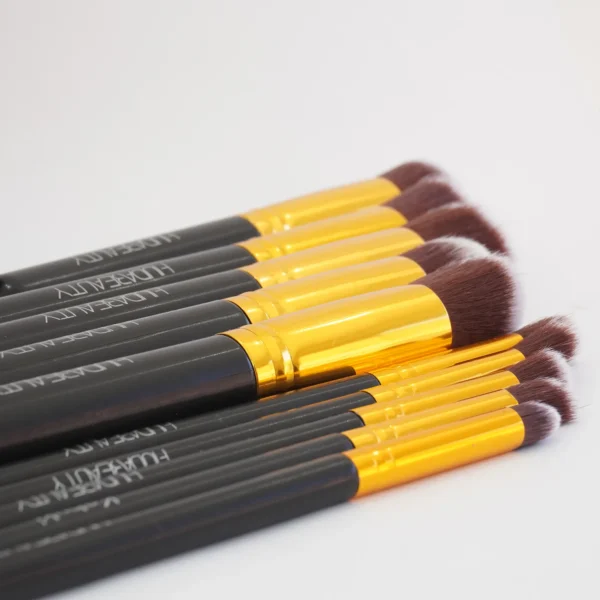 Neceser HudaBeauty con Brochas - Image 4