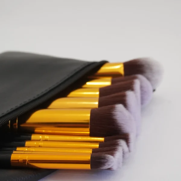 Neceser HudaBeauty con Brochas - Image 5